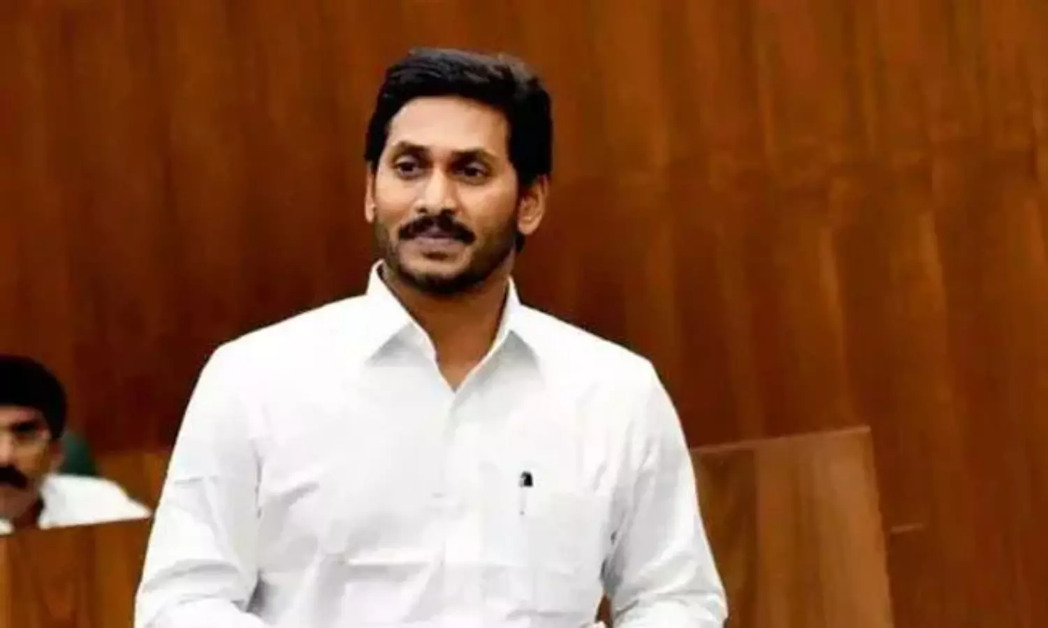 కూటమి లీడర్స్ నా ఇన్వెస్టర్స్ నా...జగన్ కి ఎవరు భయపడుతున్నారు ? కూటమి లీడర్స్ నా ఇన్వెస్టర్స్ నా...జగన్ కి ఎవరు భయపడుతున్నారు ?