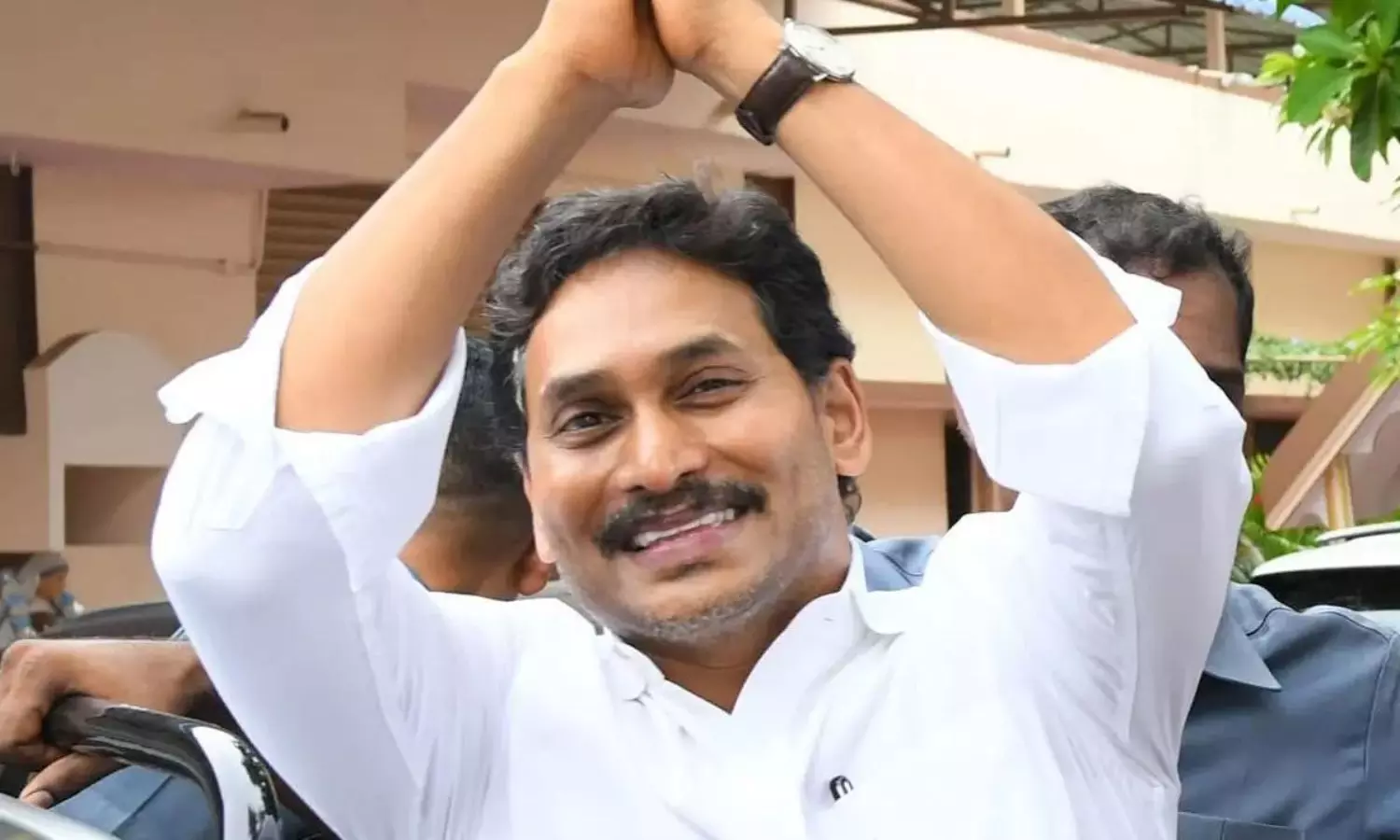 ఇదేంది జ‌గ‌న‌న్నా: వెళ్తోంది ప‌రామ‌ర్శ‌కు.. చేస్తోంది ఎన్నిక‌ల ప్ర‌చార‌మా?!