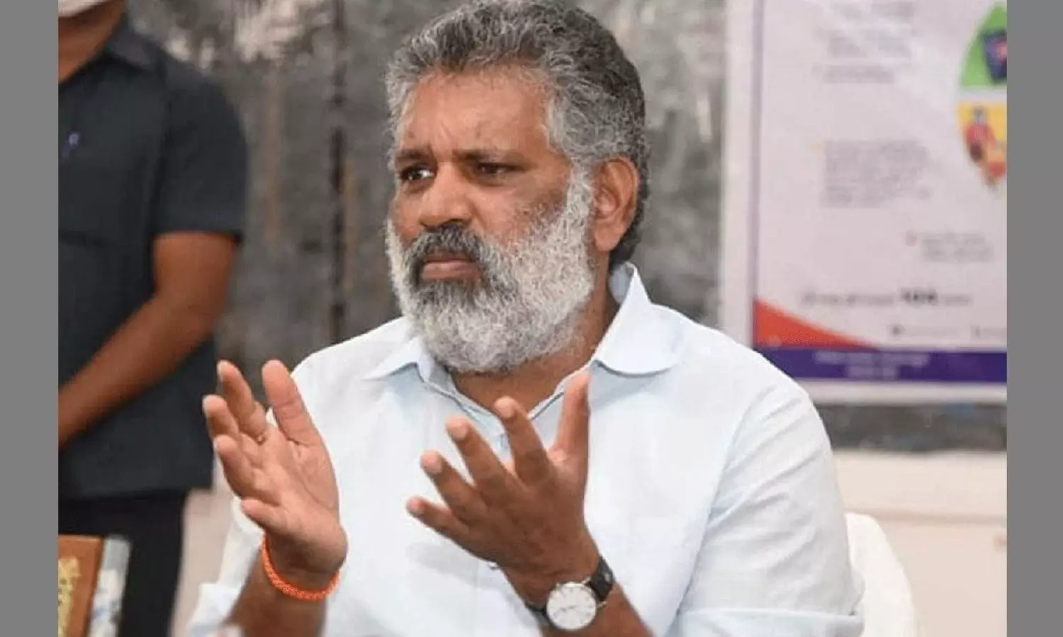 సిట్ విచారణలో చెవిరెడ్డి రచ్చ.. నిజమెంత? సిట్ విచారణలో చెవిరెడ్డి రచ్చ.. నిజమెంత?