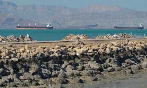 ఊహించని మలుపు... హర్మూజ్ విషయంలో ఇరాన్ షాకింగ్ వ్యాఖ్యలు!