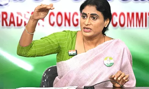 అక్కడ హస్తవాసి చూస్తున్న షర్మిల!