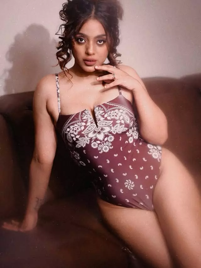 Deviyani Sharma Sets the Internet Ablaze With Adorable Post Deviyani Sharma Sets the Internet Ablaze With Adorable Post