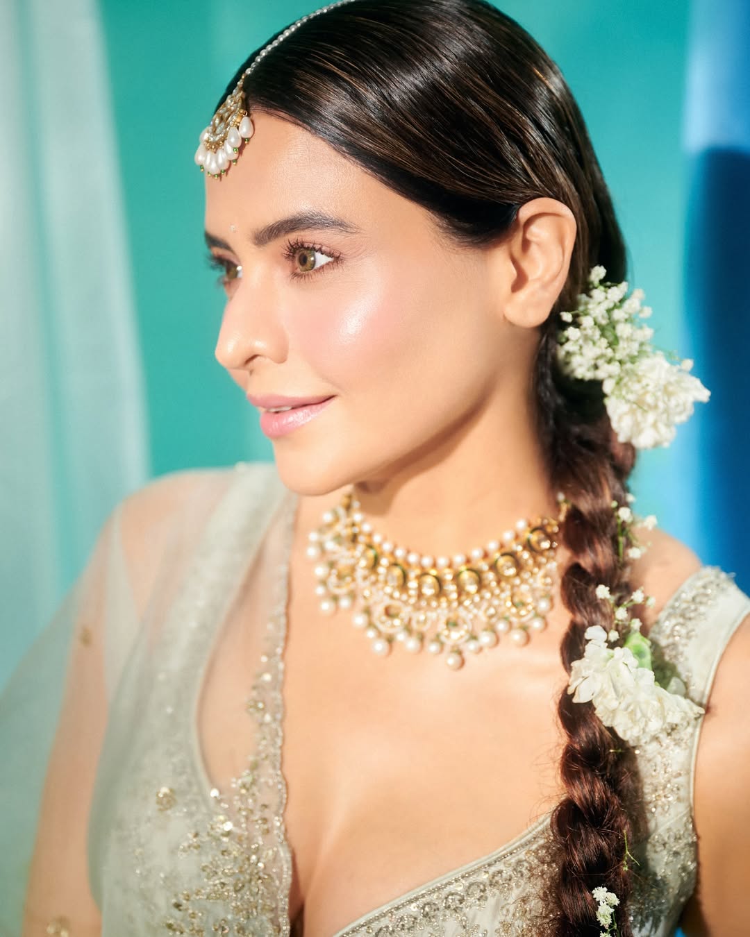 Aamna Sharif Shines in Elegant Look – Bas Gaya Naino Mein Kaise Tu