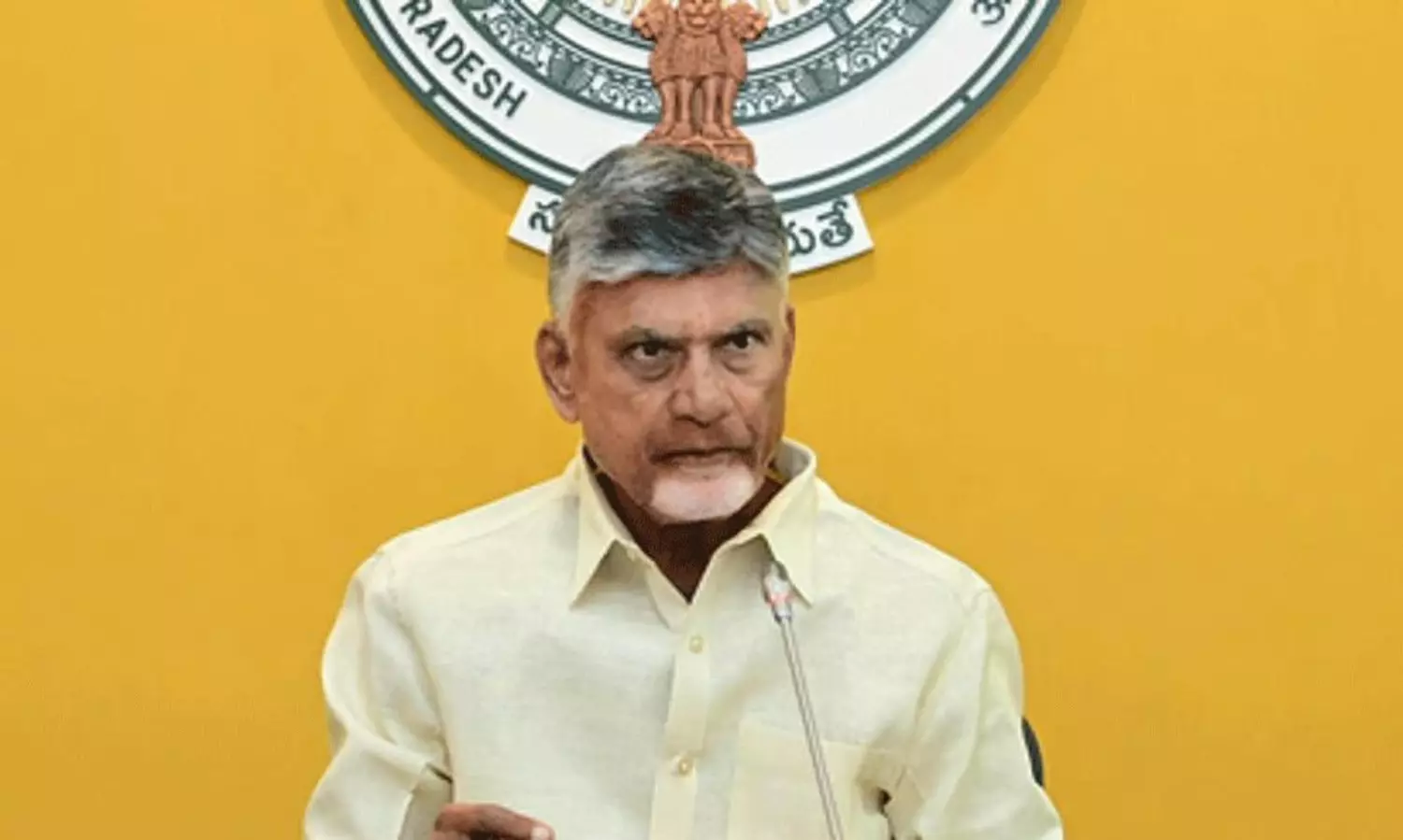 తెలంగాణాతో గొడవలు...బాబు సంచలన కామెంట్స్! తెలంగాణాతో గొడవలు...బాబు సంచలన కామెంట్స్!