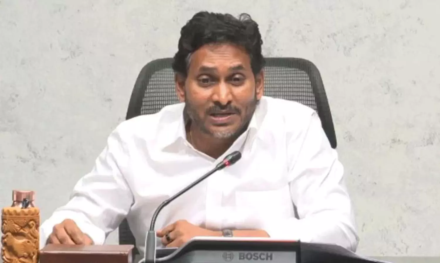 చెవిరెడ్డి అరెస్ట్  పై జగన్  వ్యాఖ్యలు.. సిద్ధం సభలు గుర్తు చేస్తున్న జనాలు!