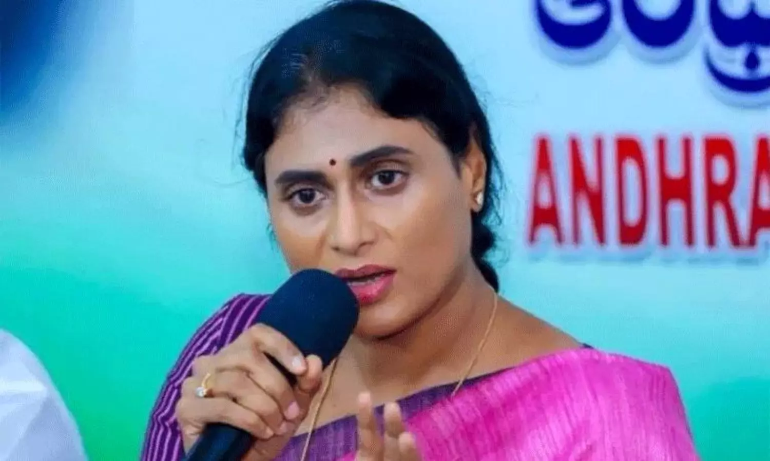 ష‌ర్మిల‌కు ఛాన్స్‌.. స‌క్సెస్ అయ్యేనా ..!