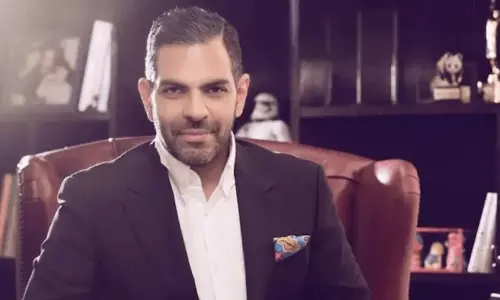 సినీ నిర్మాత అంత్య‌క్రియ‌ల ఆల‌స్యానికి కార‌ణం?