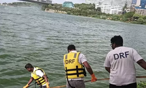 దుర్గం చెరువులో దూకి తనువు చాలించిన సాఫ్ట్ వేర్ ఉద్యోగిని