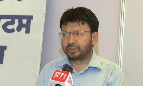 మహిళతో మంత్రి రాసలీలలు.. ఫొటోలు లీక్.. రచ్చ