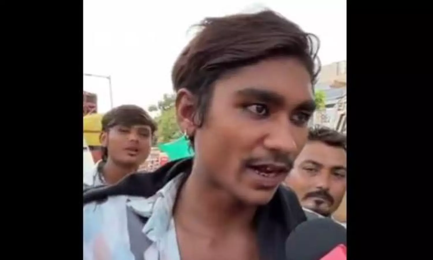 పైలెట్  కు సెల్యూట్... విమాన ప్రమాదంపై ప్రత్యక్ష సాక్షి.. వీడియో వైరల్!