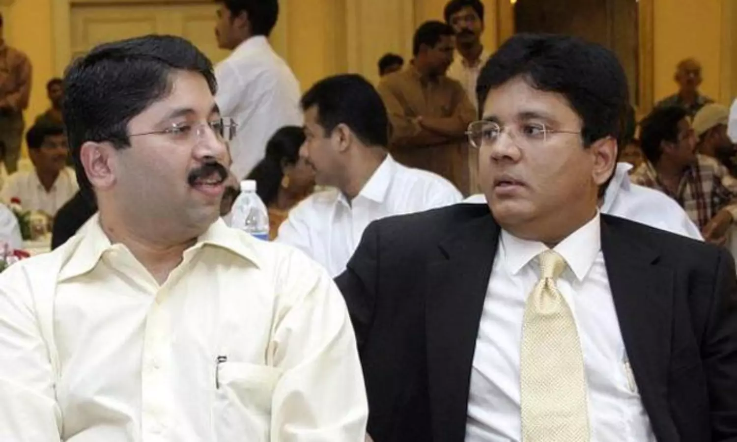 లీగల్ నోటీసులు : మారన్ బద్రర్స్ మధ్య చిచ్చు పెట్టిన ఆస్తులు, వ్యాపారాలు లీగల్ నోటీసులు : మారన్ బద్రర్స్ మధ్య చిచ్చు పెట్టిన ఆస్తులు, వ్యాపారాలు