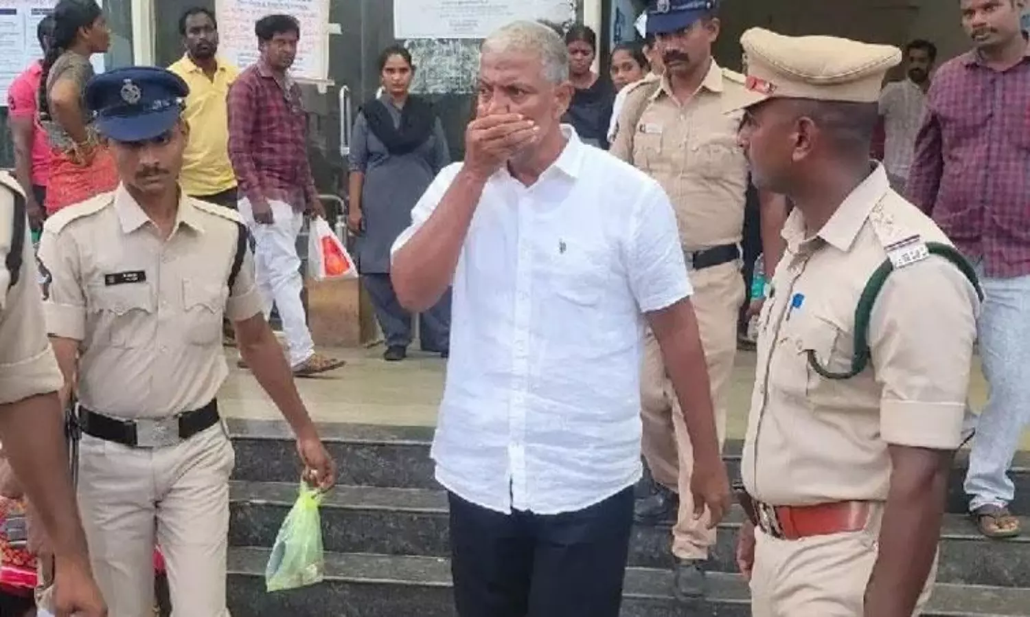 జైలులో తీవ్ర అస్వస్థత.. విజయవాడ ఆస్పత్రికి మరోమారు వంశీ