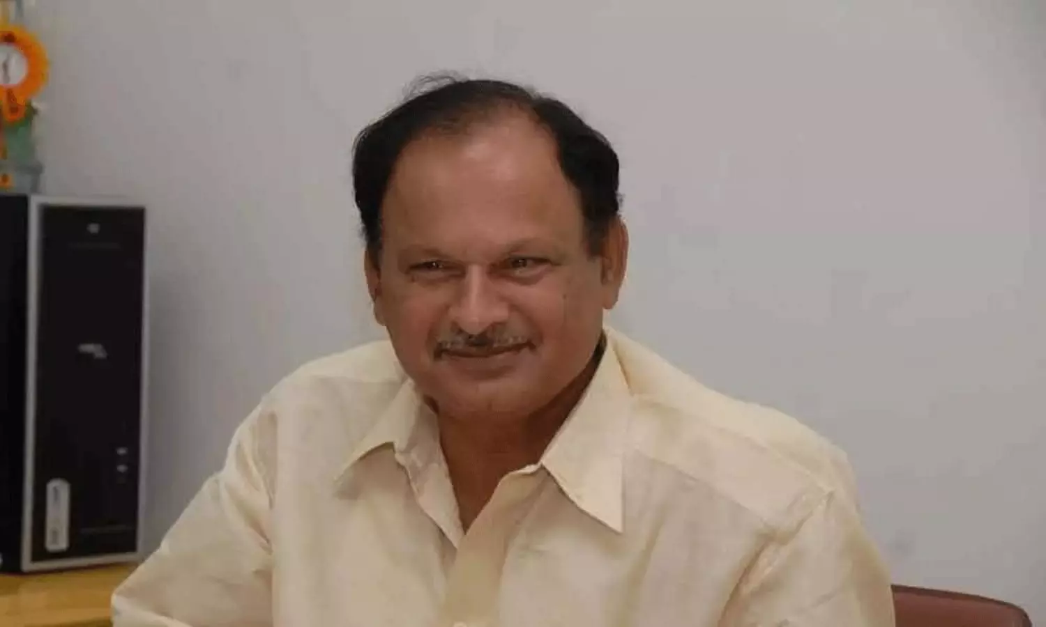 మారుతున్న క‌ర‌ణం పాలిటిక్స్‌.. ఏం జ‌రుగుతోంది ..!