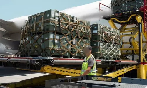 ఇజ్రాయెల్, ఇరన్  లకు ఆయుధాలు సరఫరా... ఎక్కడెక్కడి నుంచంటే..?