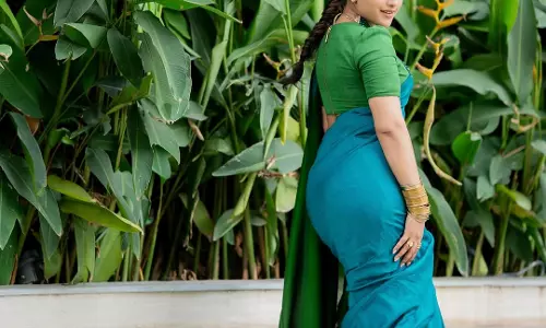 Sravanthi Chokarapu Traditional Looks for ‘Solo Boy’ Trailer Launch Sravanthi Chokarapu Traditional Looks for ‘Solo Boy’ Trailer Launch