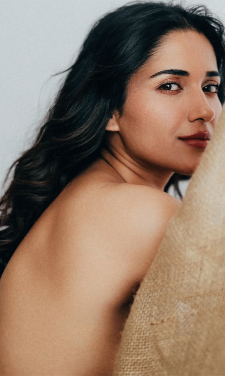 Ruhani Sharma’s Latest Pic in Minimal Wrap Goes Viral