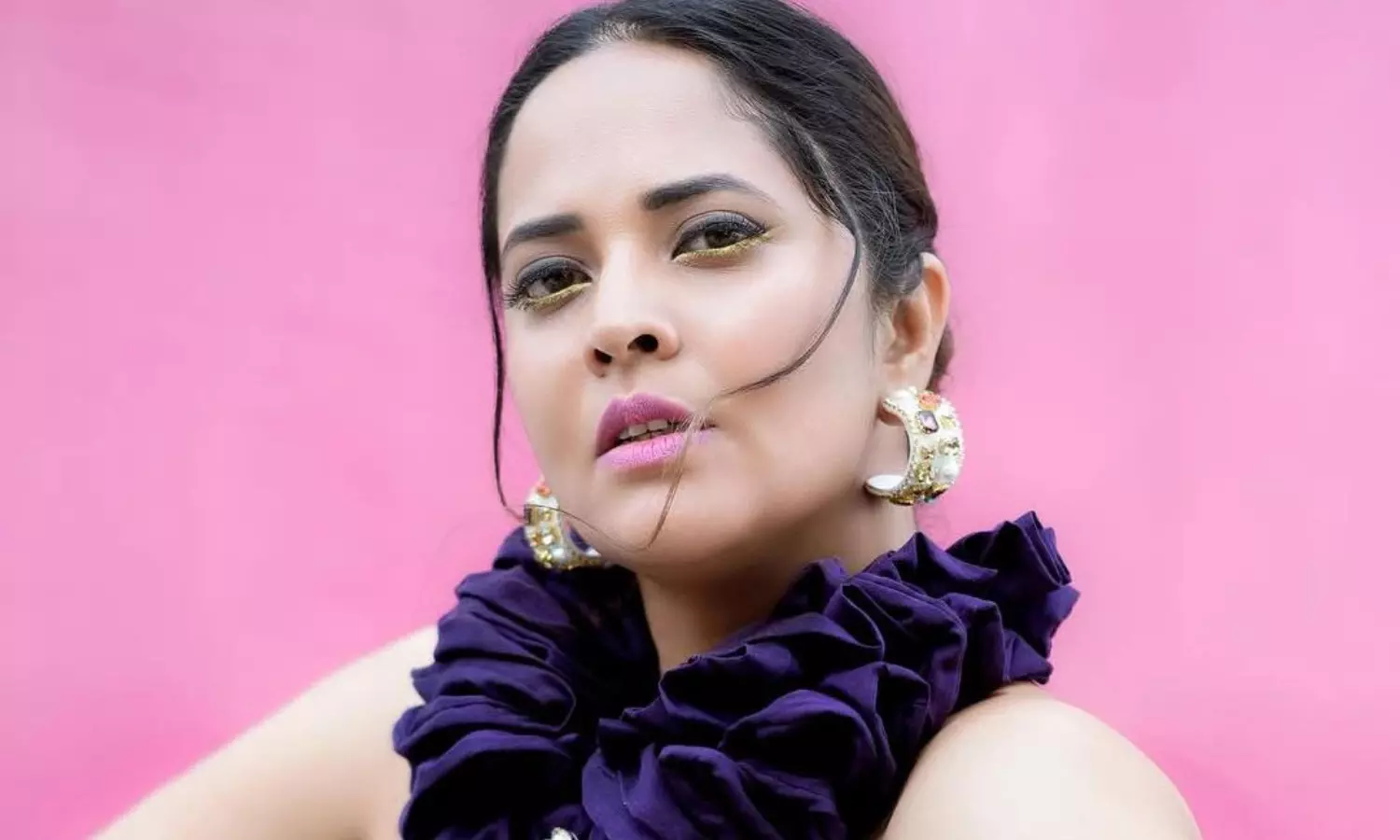 అనసూయ... మోడర్న్ డిజైన్స్‌లో స్టన్నింగ్ గ్లామర్!