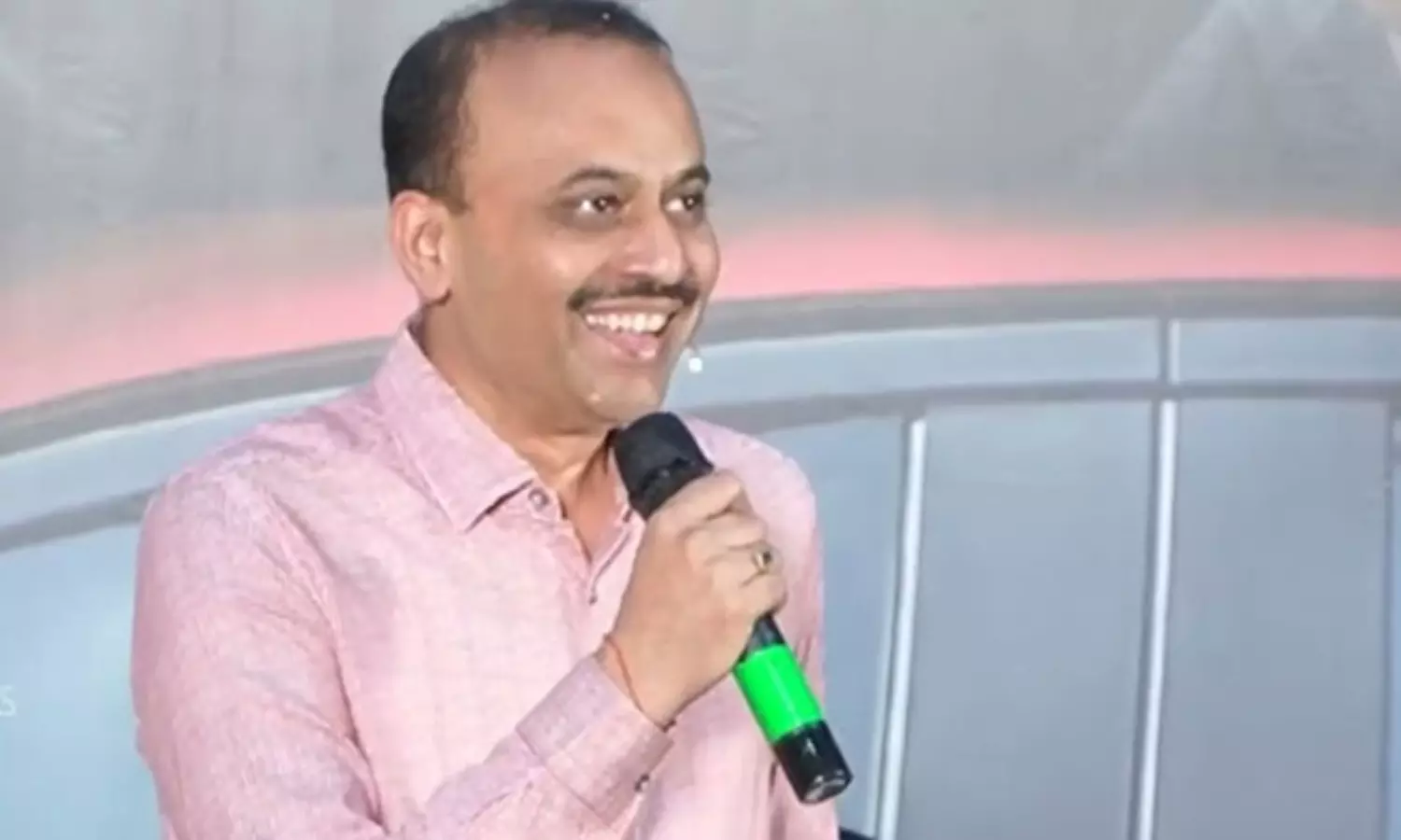 రాజా సాబ్ షూటింగ్ అప్డేట్ ఇచ్చిన నిర్మాత రాజా సాబ్ షూటింగ్ అప్డేట్ ఇచ్చిన నిర్మాత