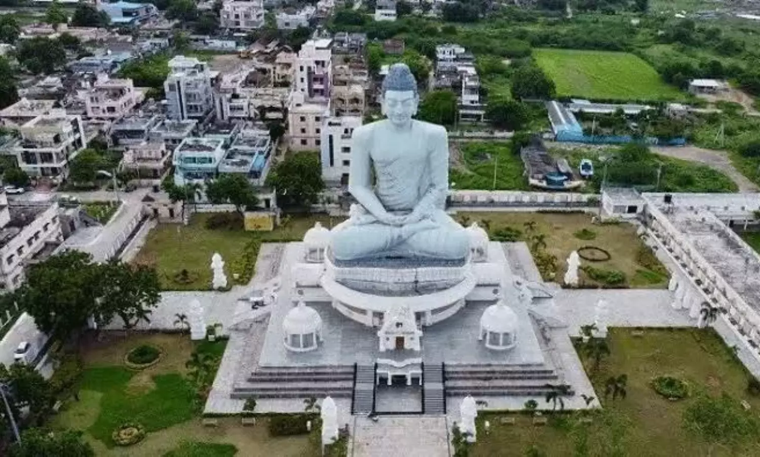 రాష్ట్రంలో రాజ‌ధాని ర‌చ్చ‌.. చంద్ర‌బాబు క‌ద‌లాలి ..!