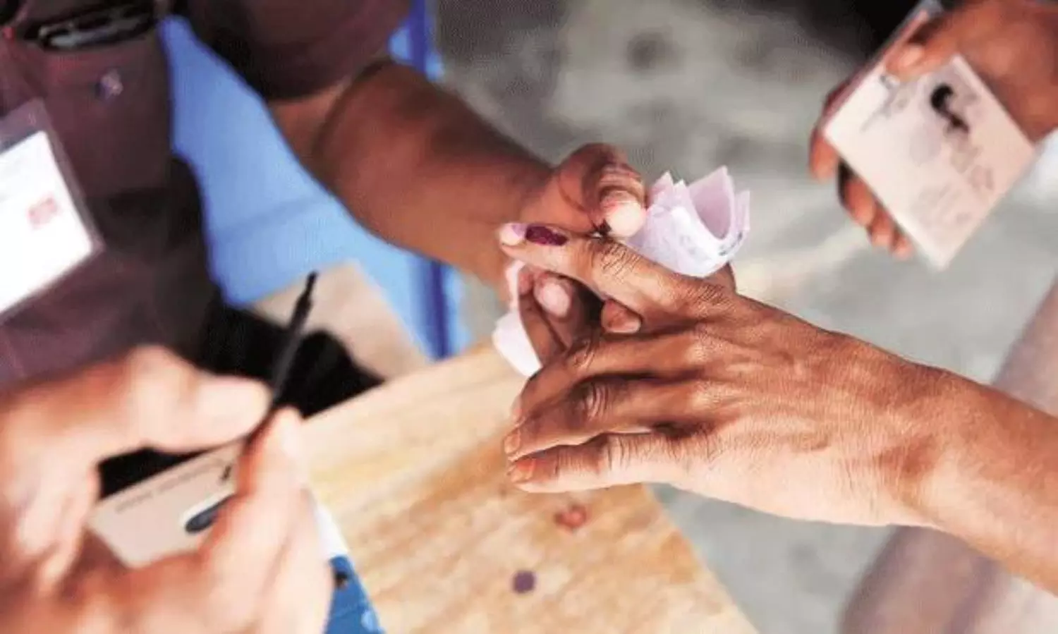 ఎన్నికల ఖర్చులో టాప్ రేపిన వైసీపీ. ఎన్నికల ఖర్చులో టాప్ రేపిన వైసీపీ.