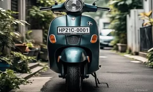 స్కూటర్  ధర రూ.లక్ష... నంబర్  ప్లేట్  రూ.14 లక్షలు!