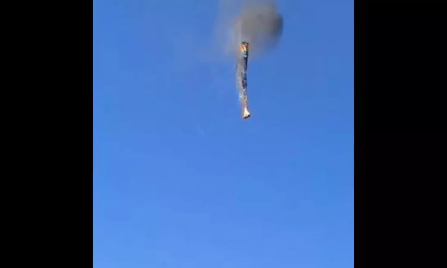 హాట్ ఎయిర్ బెలూన్ హర్రర్.. ఎనిమిది మంది మృతి.. వీడియో వైరల్! హాట్ ఎయిర్ బెలూన్ హర్రర్.. ఎనిమిది మంది మృతి.. వీడియో వైరల్!