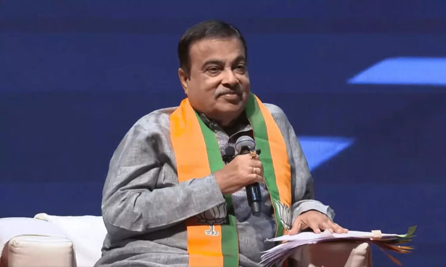 సినిమా చూపిస్తా అంటున్న గడ్కరీ