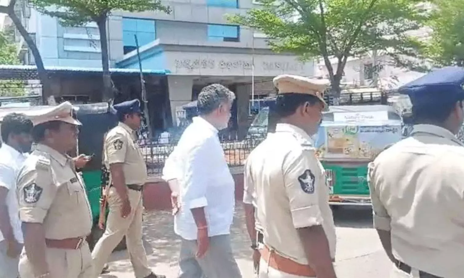 వైసీపీ నేత చెవిరెడ్డికి గుండె పోటు.. తీరా ఆసుప‌త్రికి వెళ్లాక‌?!