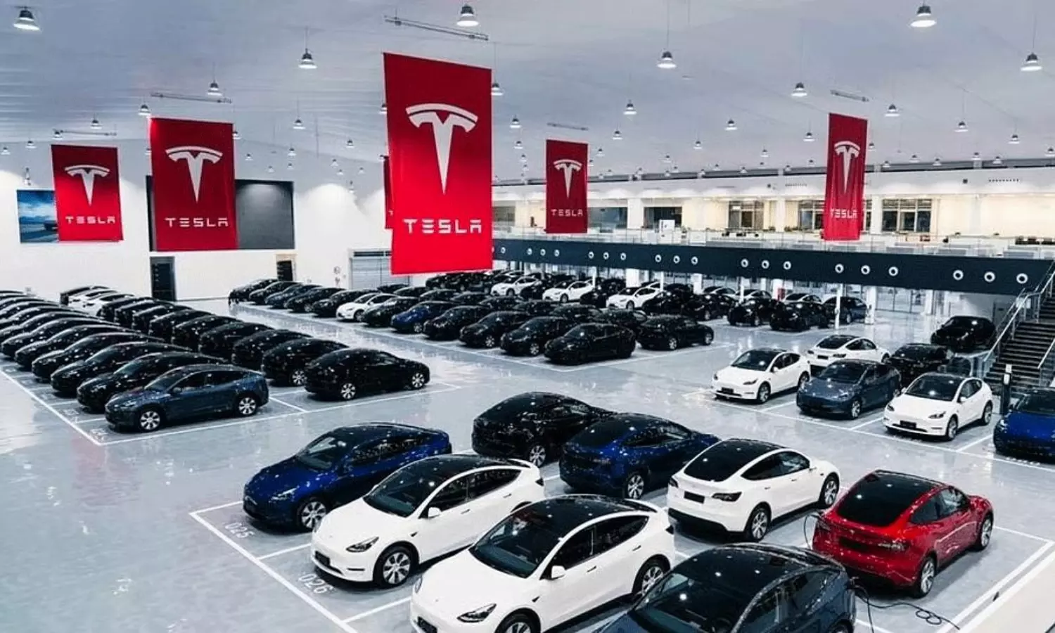 క్రేజీగా టెస్లా షోరూం అద్దెలు.. కళ్లు చెదరాల్సిందే క్రేజీగా టెస్లా షోరూం అద్దెలు.. కళ్లు చెదరాల్సిందే