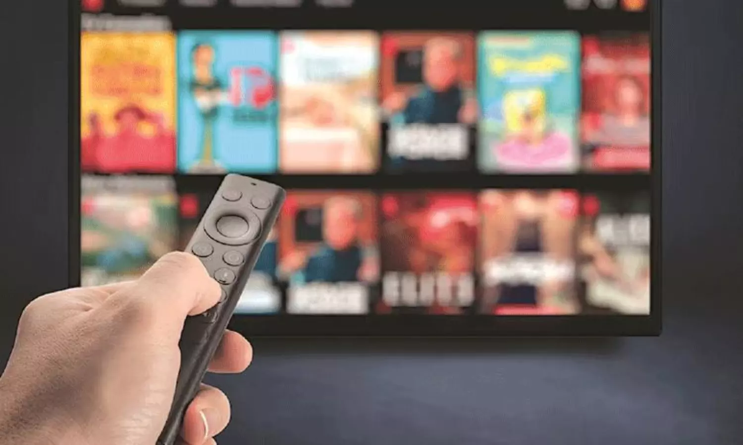 టాలీవుడ్ నిర్మాత‌ల జుట్టు వాళ్ల చేతుల్లోకి వెళ్లిపోయిందా... !