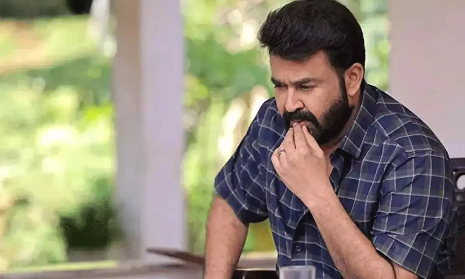 పోయి పోయి మోహన్ లాల్ తో పెట్టుకుంటున్నారు పోయి పోయి మోహన్ లాల్ తో పెట్టుకుంటున్నారు