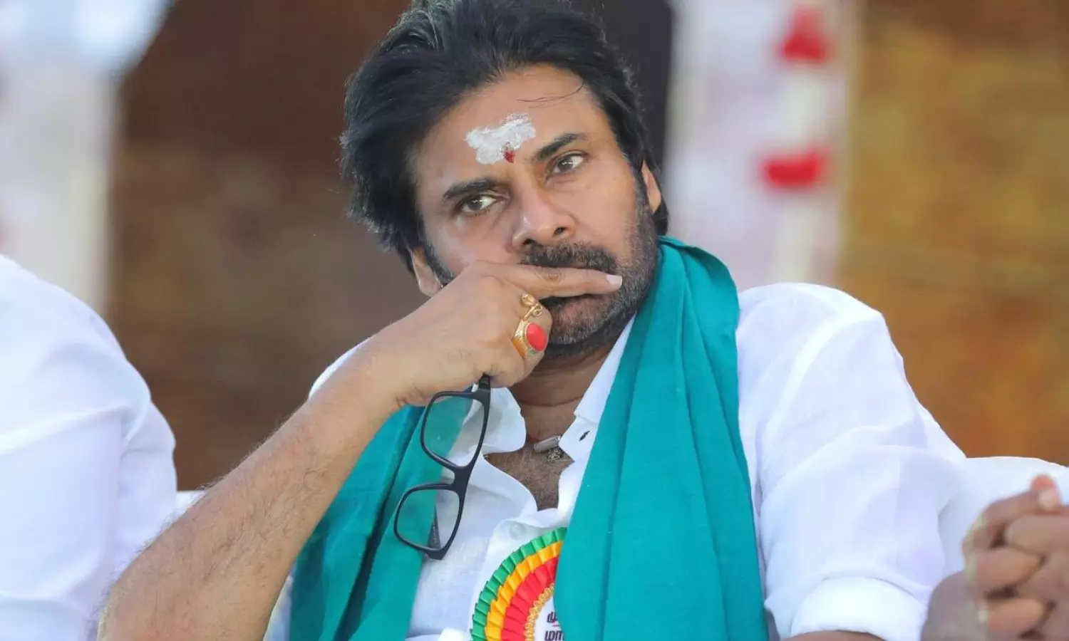 వారిది సూడో సెక్యులరిజం...ఏకి పారేసిన పవన్!