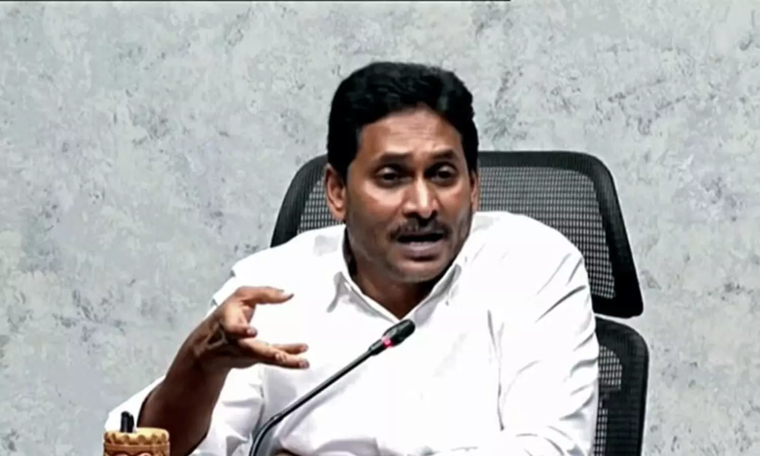 ఏ2 ఎఫెక్ట్... చంద్రబాబుపై జగన్  ప్రశ్నల వర్షం!