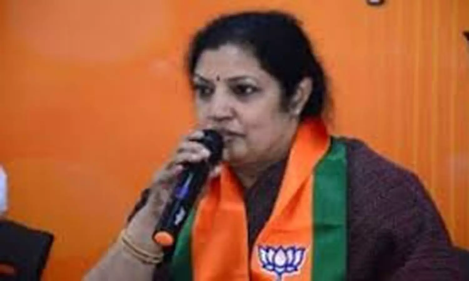 ఎస్సీ ఓట్లపై చిన్నమ్మ కన్ను.. వర్కవుట్స్ ఇవే ..! ఎస్సీ ఓట్లపై చిన్నమ్మ కన్ను.. వర్కవుట్స్ ఇవే ..!