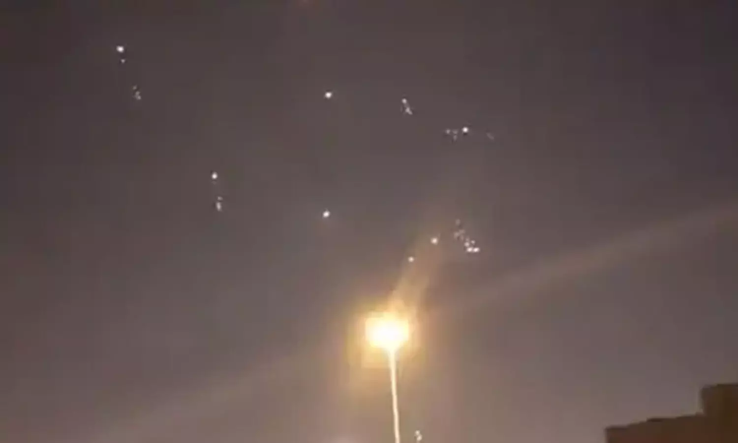 ఇరాన్  రివేంజ్  స్టార్ట్... ఖతర్  లో యూఎస్  ఎయిర్  బేస్  పై దాడి!