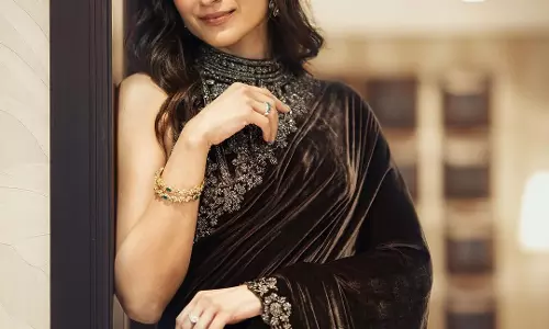 Trisha Krishnan Pairs Royal Saree with Subtle Glam