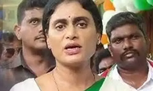 జగన్ టూర్ల సీక్రెట్ చెప్పిన చెల్లెమ్మ