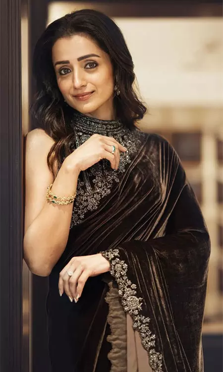 Trisha Krishnan Pairs Royal Saree with Subtle Glam