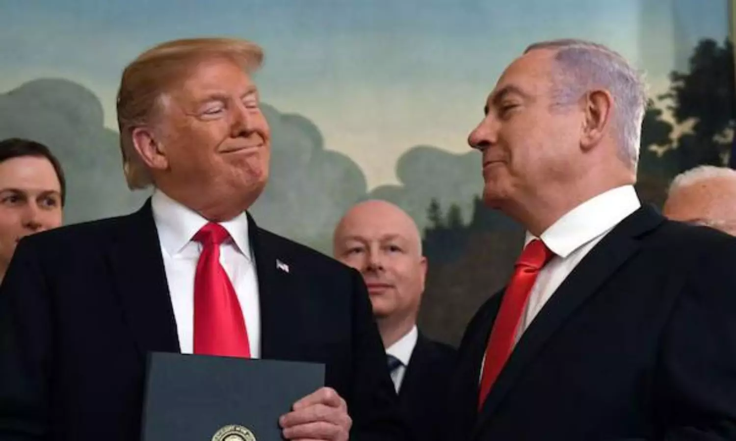 ట్రంప్ శాంతి చర్చలు ఎలా జరిపారంటే... ఎవరీ బీబీ? ట్రంప్ శాంతి చర్చలు ఎలా జరిపారంటే... ఎవరీ బీబీ?