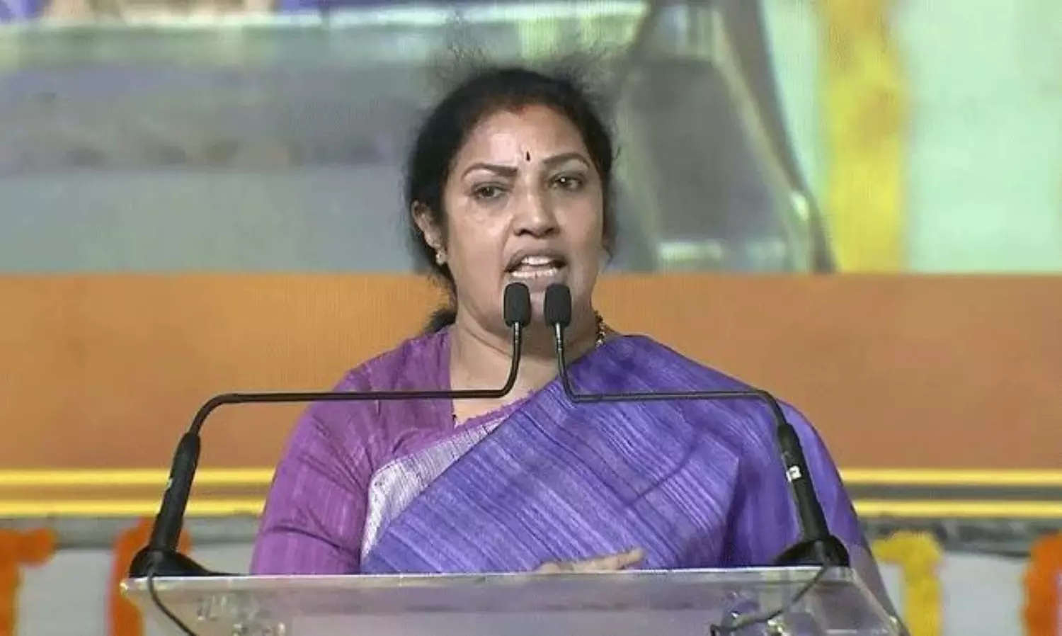 పురందేశ్వ‌రి వెనుక‌బ‌డ్డారా..  స‌ర్వేలు ఏం చెబుతున్నాయి.. ?