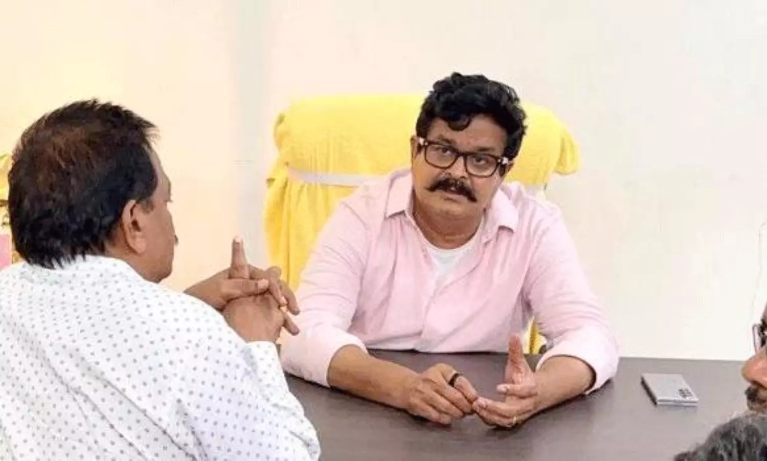 ఐల‌వ్ గుడివాడ‌.. అయినా వెనిగండ్ల‌ రెడ్ జోన్‌.. రీజ‌నేంటి ..!