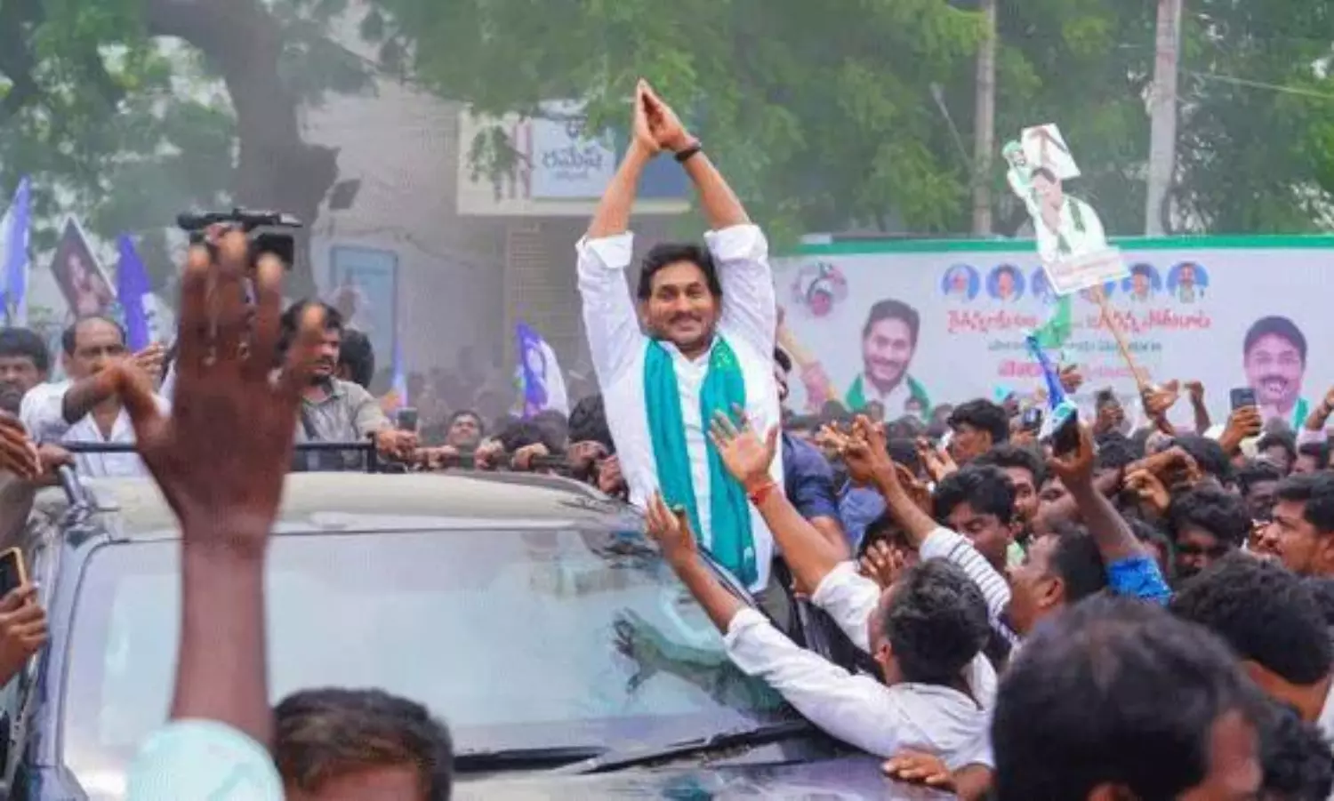 టూర్ వార్ ని పీక్స్  కి  చేర్చబోతున్న జగన్!