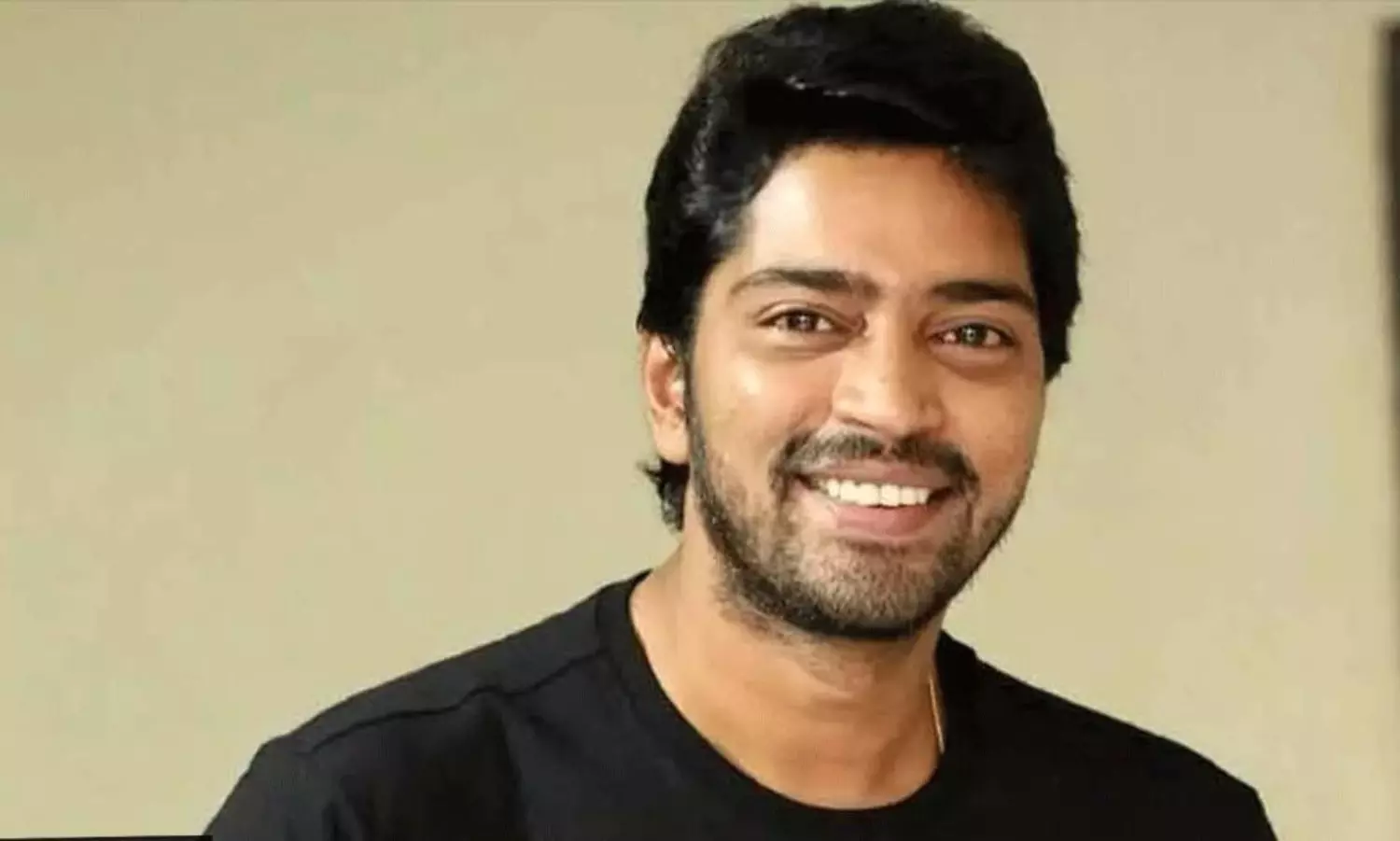 అల్లరోడు రొమాంటిక్‌ మూడ్‌లోకి వెళ్తున్నాడా ఏంటి?