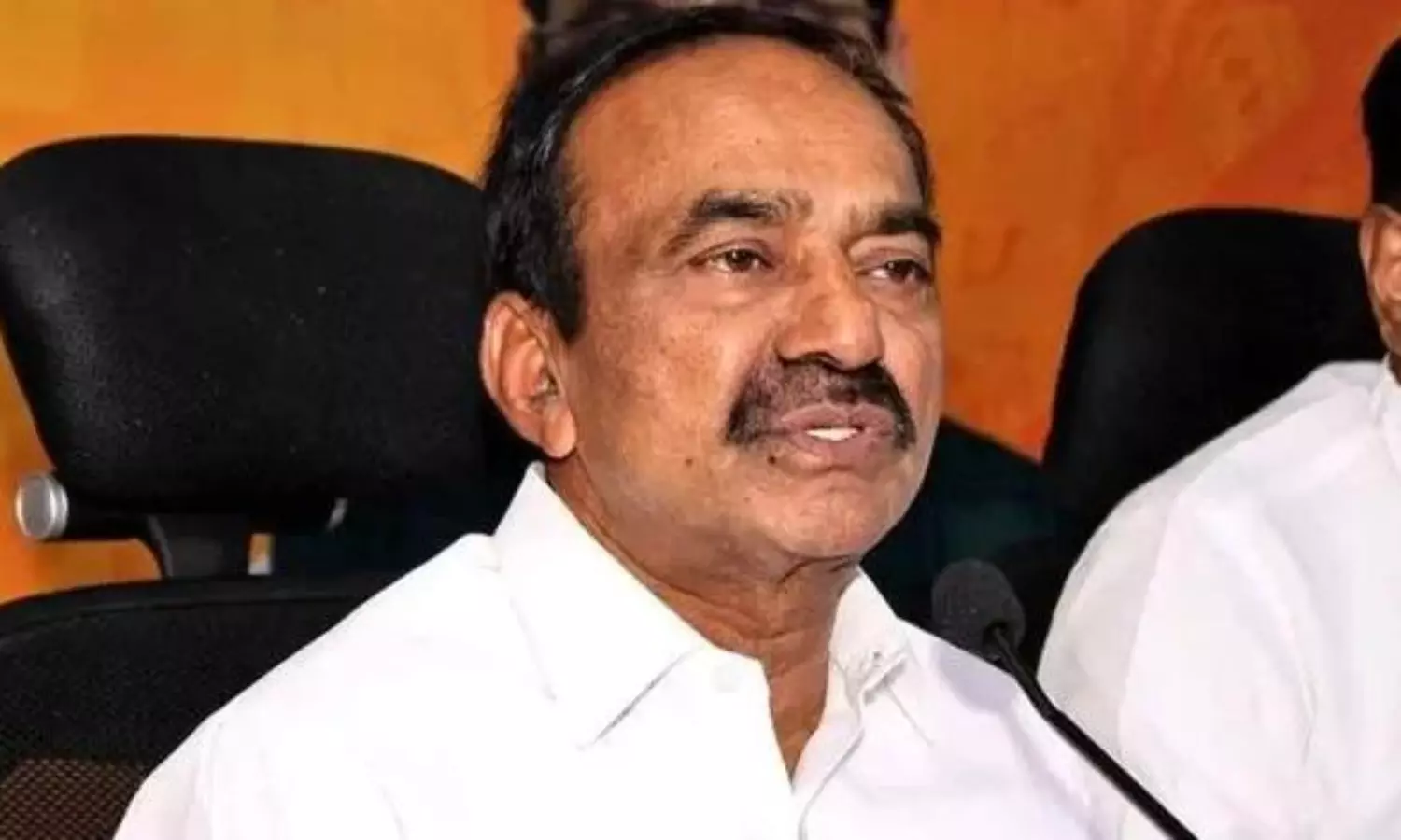 నేను, నా భార్య మాట్లాడుకునేది విన్నారు: ఈటల సంచలన వ్యాఖ్యలు