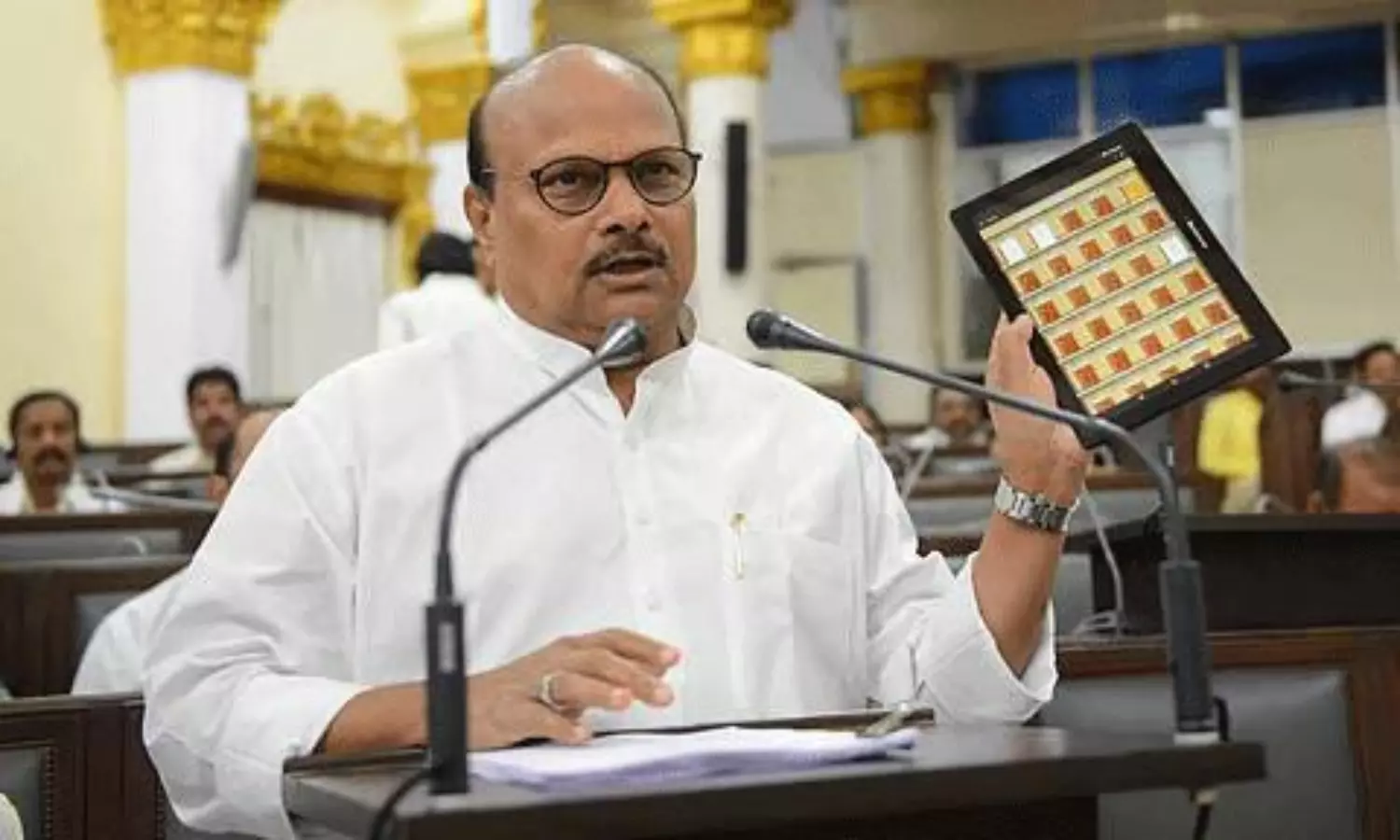 మా ఇంట్లో వాళ్లు చెప్పినా వారికి పనిచేయను.. టీడీపీ సీనియర్ నేత యనమల