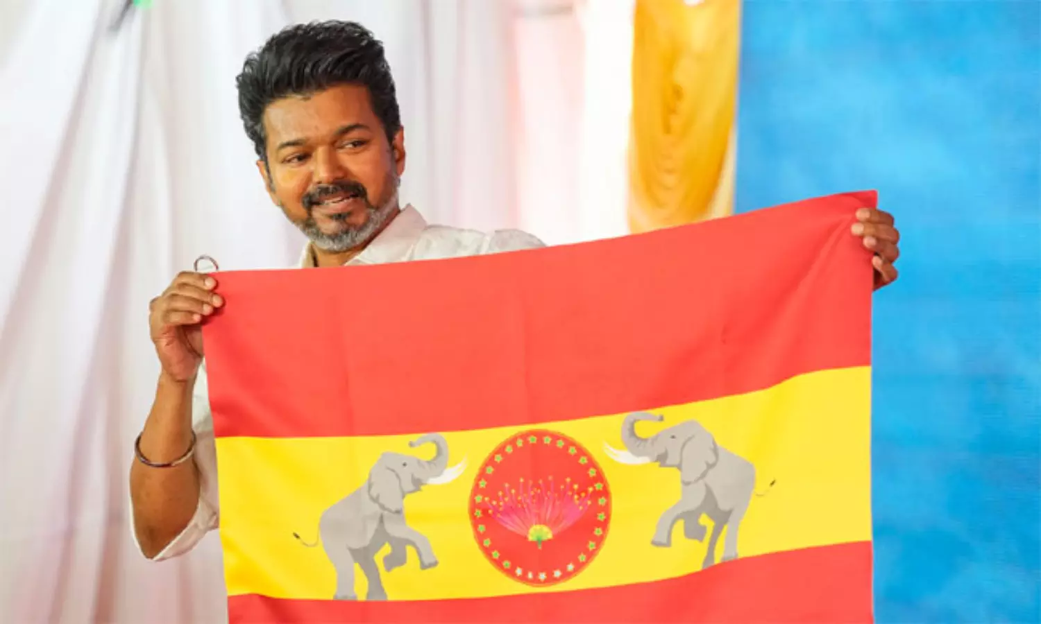 దళపతికి అన్నా డీఎంకే బంపర్ ఆఫర్.. వర్క్ అవుట్ అవుతుందా?