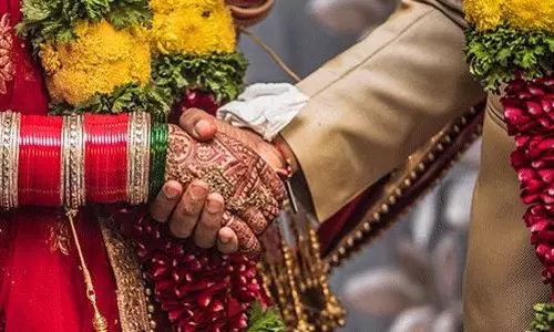 పెళ్లికాని ప్రసాదులూ జర జాగ్రత్త.. పెళ్లి కోసం తొందర పడ్డారో మునిగిపోతారు!