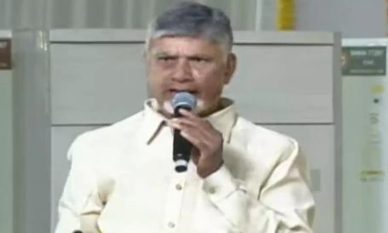 భూభారం భుజానికి ఎత్తుకున్న బాబు