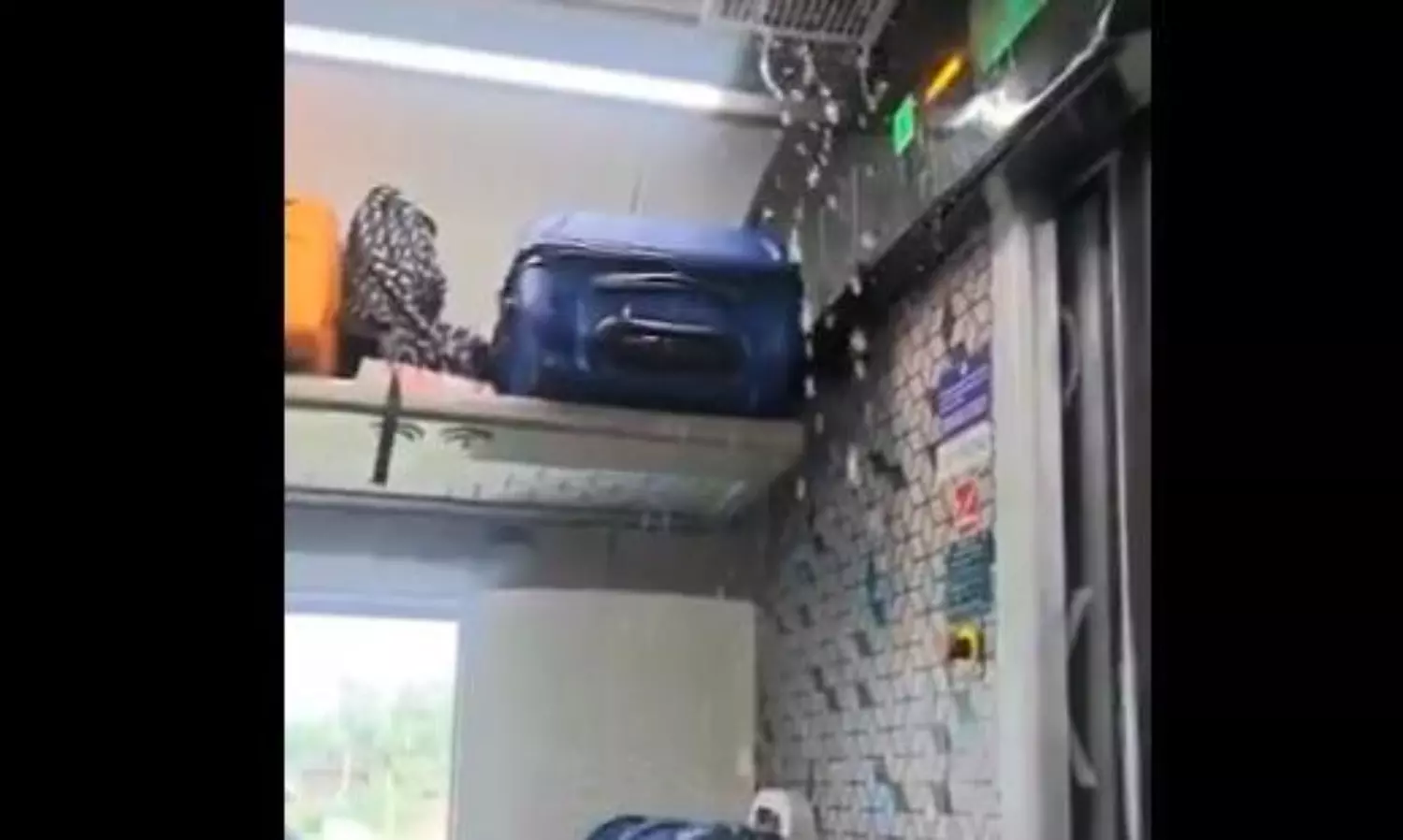 వందే భారత్ ట్రైన్ లో షాకింగ్ సీన్.. అస్సలు ఊహించలేరు