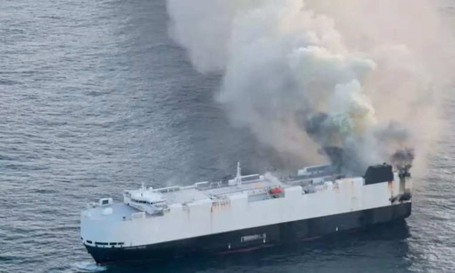 సముద్రంలో మునిగిన 3,000 కార్లు... ఏం జరిగిందంటే..!